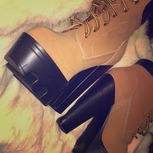 💄💄Timberland look alike heel boots 💄💄